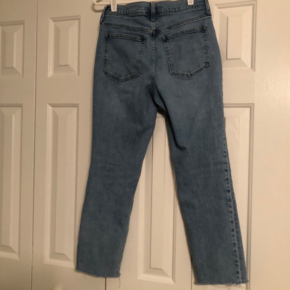 J.Crew Women's Essential Straight Jean (Size 27) Good Condition & So Cute! - Picture 4 of 5